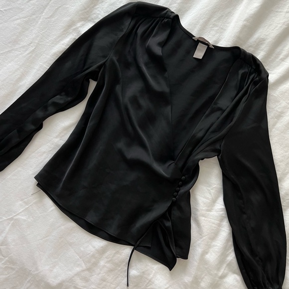 Black silky top with button detail - Picture 4 of 4